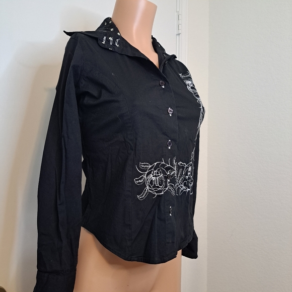 Dead Threads Women Sz M Shirt Goth Western Black Skull Button Down Long Sleeve - Picture 2 of 14